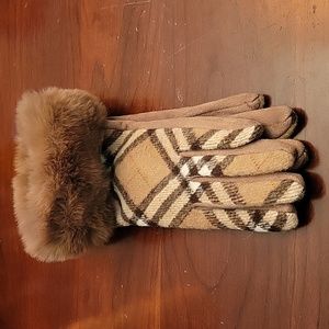 Burberry style soft gloves
